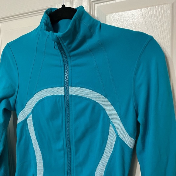 Lululemon RARE Turquoise Contrast Define Jacket size 4 - Picture 3 of 8